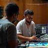 Samarbeid i studio, flere personer